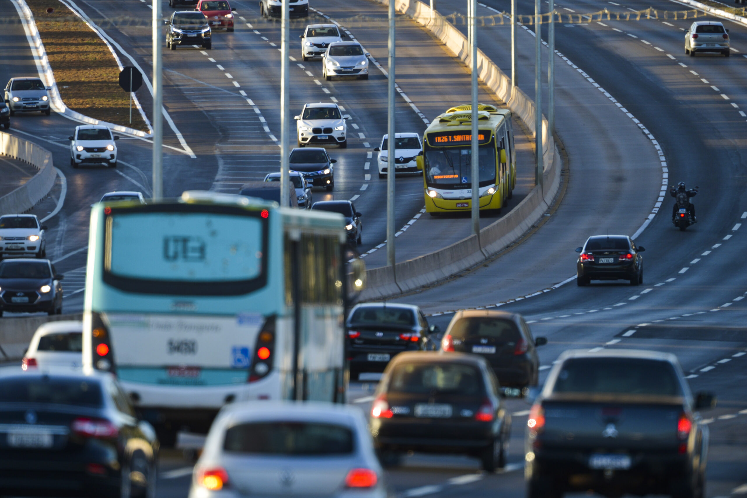 Desconto de 8% no IPVA para veículos com placas de final 5 vai até esta quinta (28)