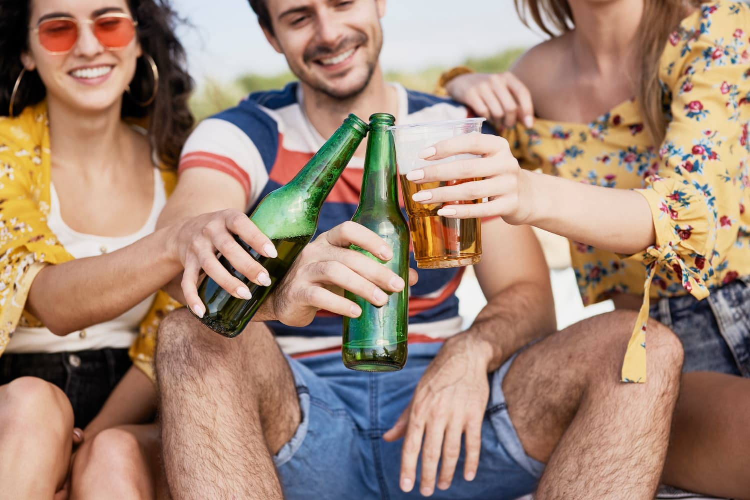 Como escolher a cerveja mais leve e não chutar o balde no Carnaval