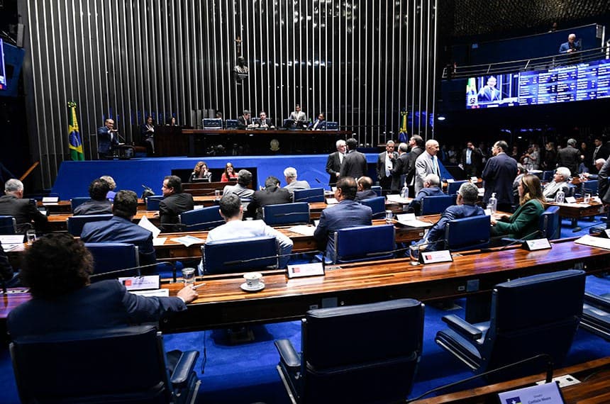 Senado aprova restrição às ‘saidinhas’ de presos; texto volta para a Câmara