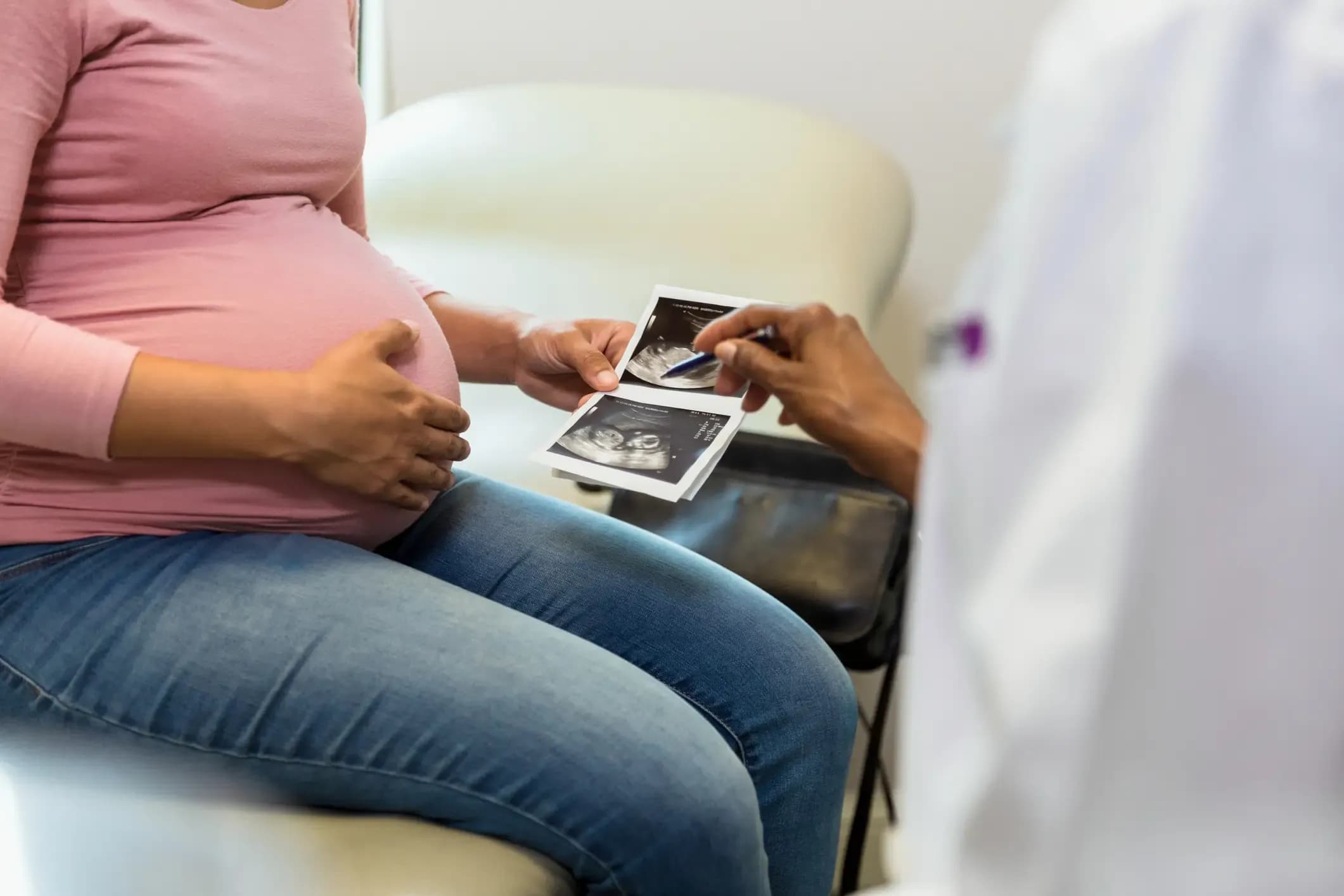 Importante para o bebê: primeira consulta com o pediatra deve ser feita ainda durante a gestação