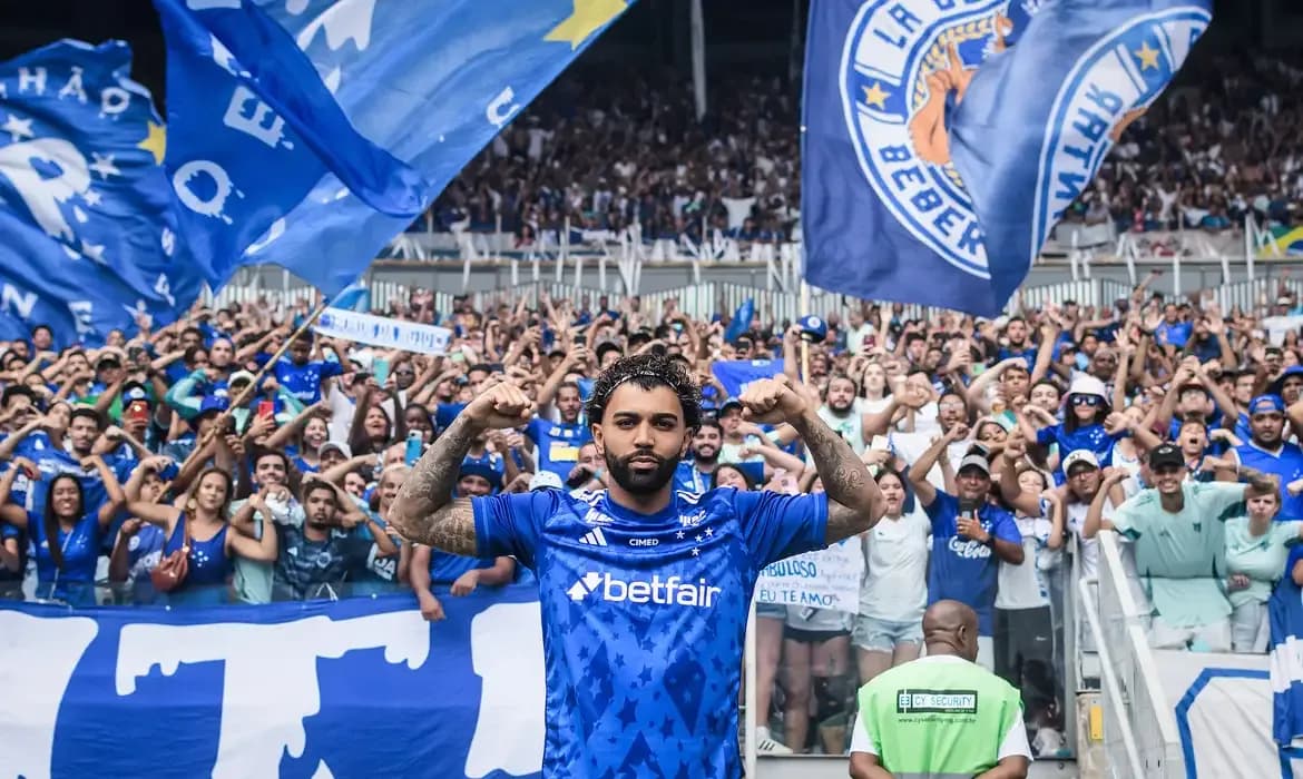 Gabigol é apresentado no Cruzeiro e fala em voltar à Seleção Brasileira