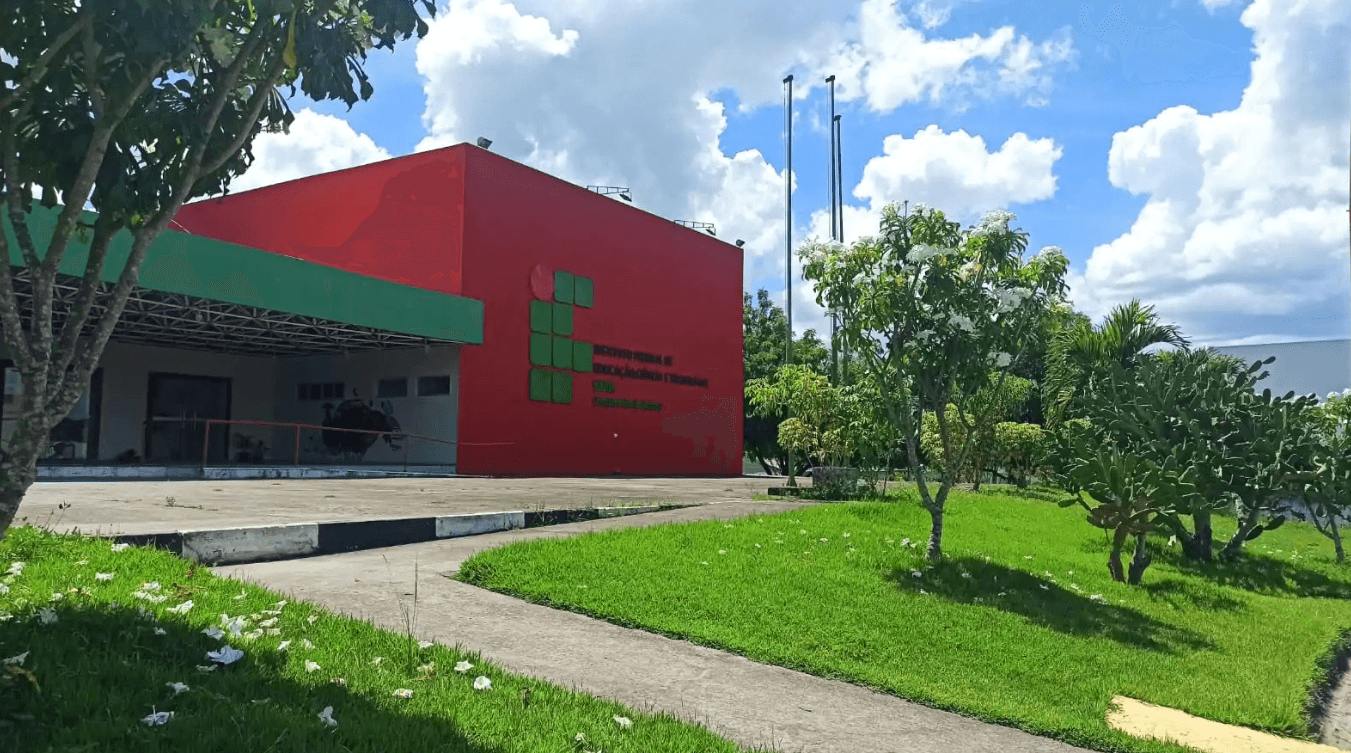 IFBA abre inscrições para cursos gratuitos em energia solar e automação com bolsa auxílio em Feira de Santana