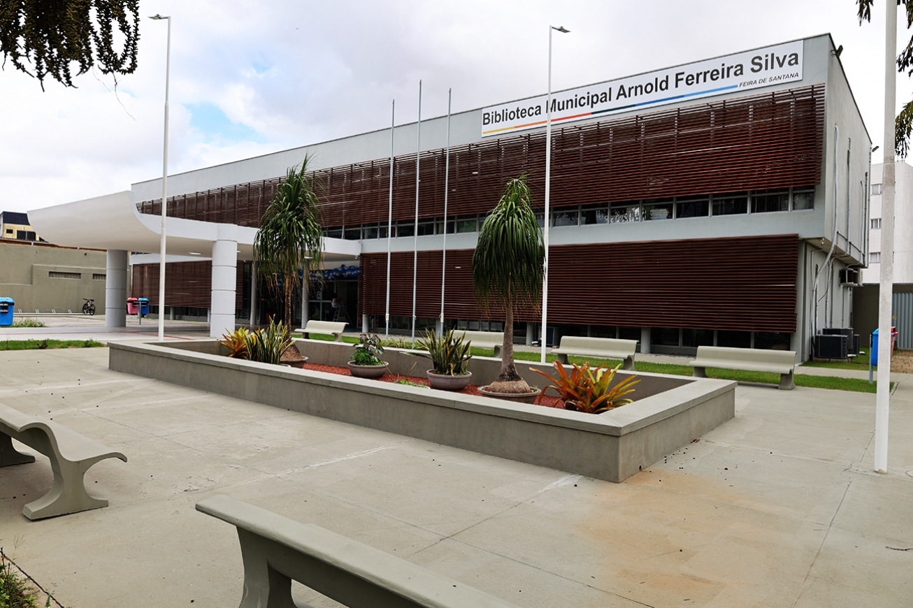 Biblioteca Municipal Arnold Silva recebe Sarau Poético Musical