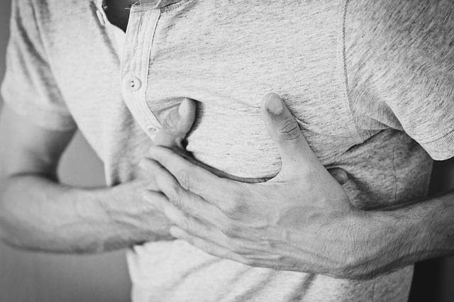 O infarto silencioso pode ser tão perigoso quanto o infarto tradicional, e quando não tratado adequadamente pode levar a sequelas graves e até a morte.