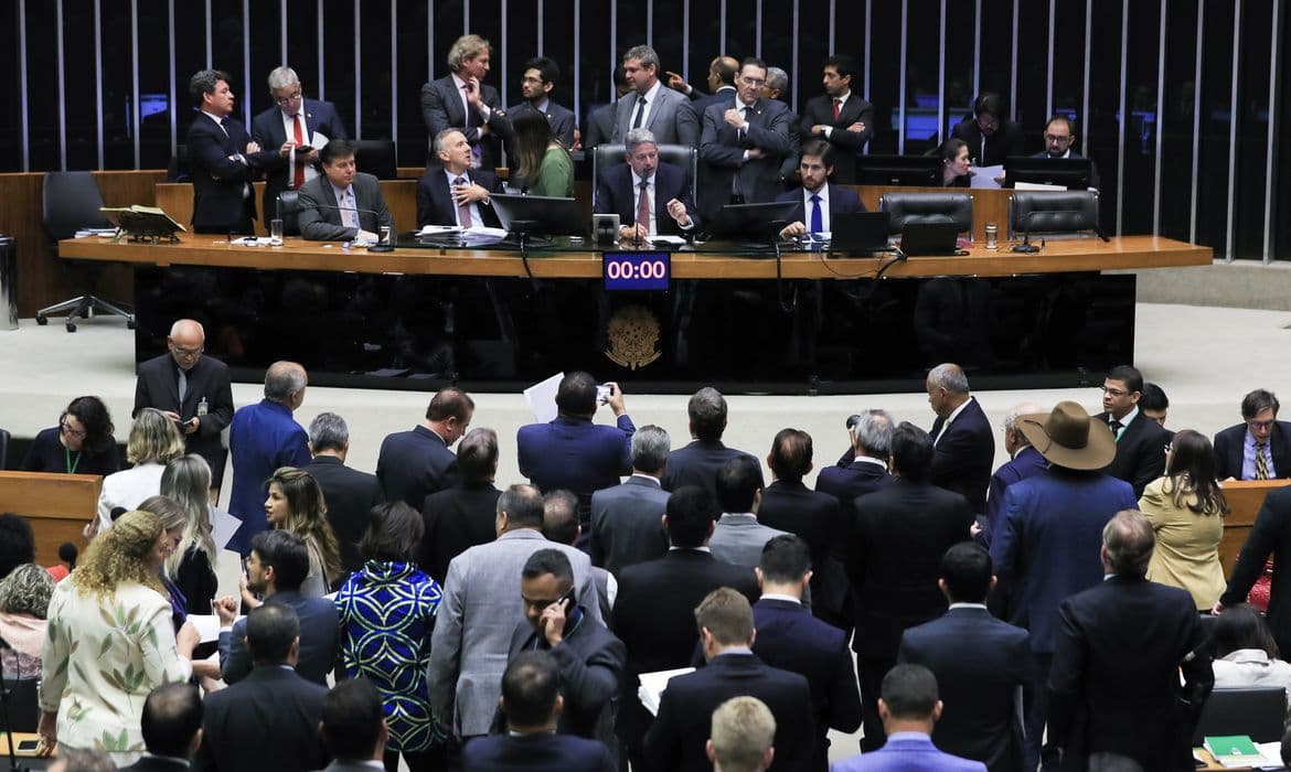 Minirreforma eleitoral abranda punições a políticos e reduz rigidez em prestações de contas das campanhas