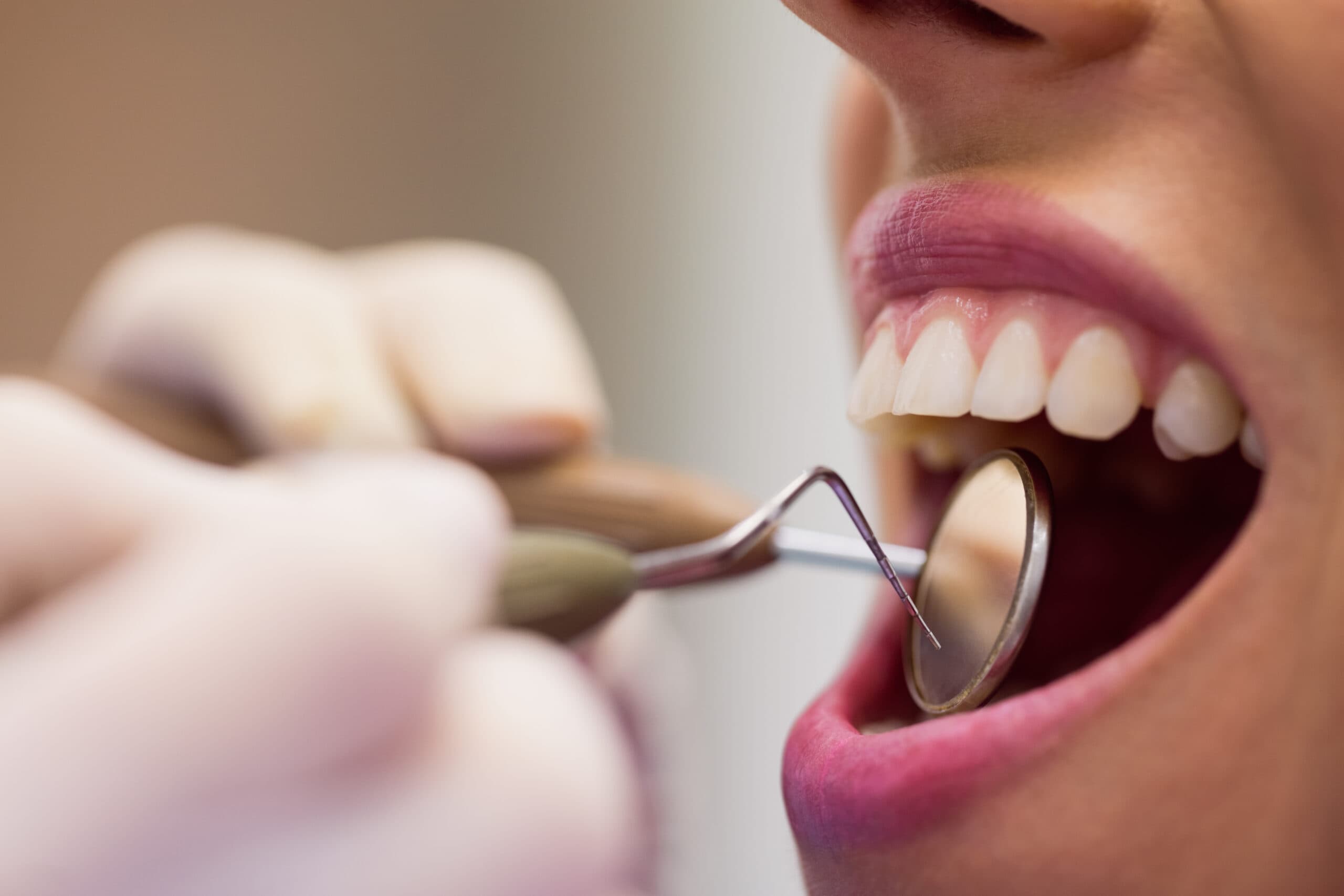Hoje (25/10), é o Dia Nacional da Saúde Bucal: entenda o que seus dentes e a cavidade oral dizem sobre você