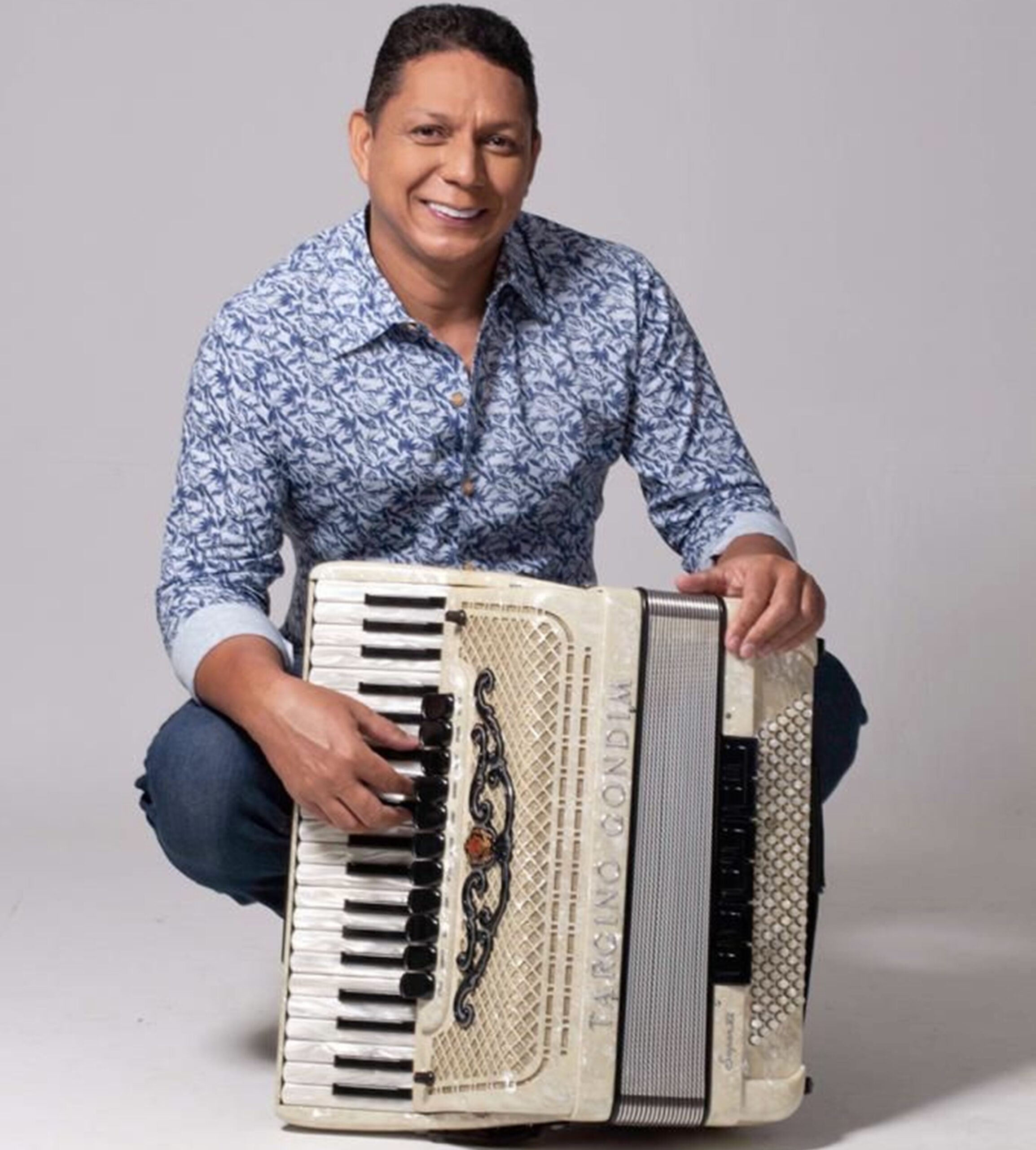 Targino Gondim no Carnaval de Salvador: Sanfoneiro se apresenta no Furdunço, Circuito Osmar e Palco do Rio Vermelho