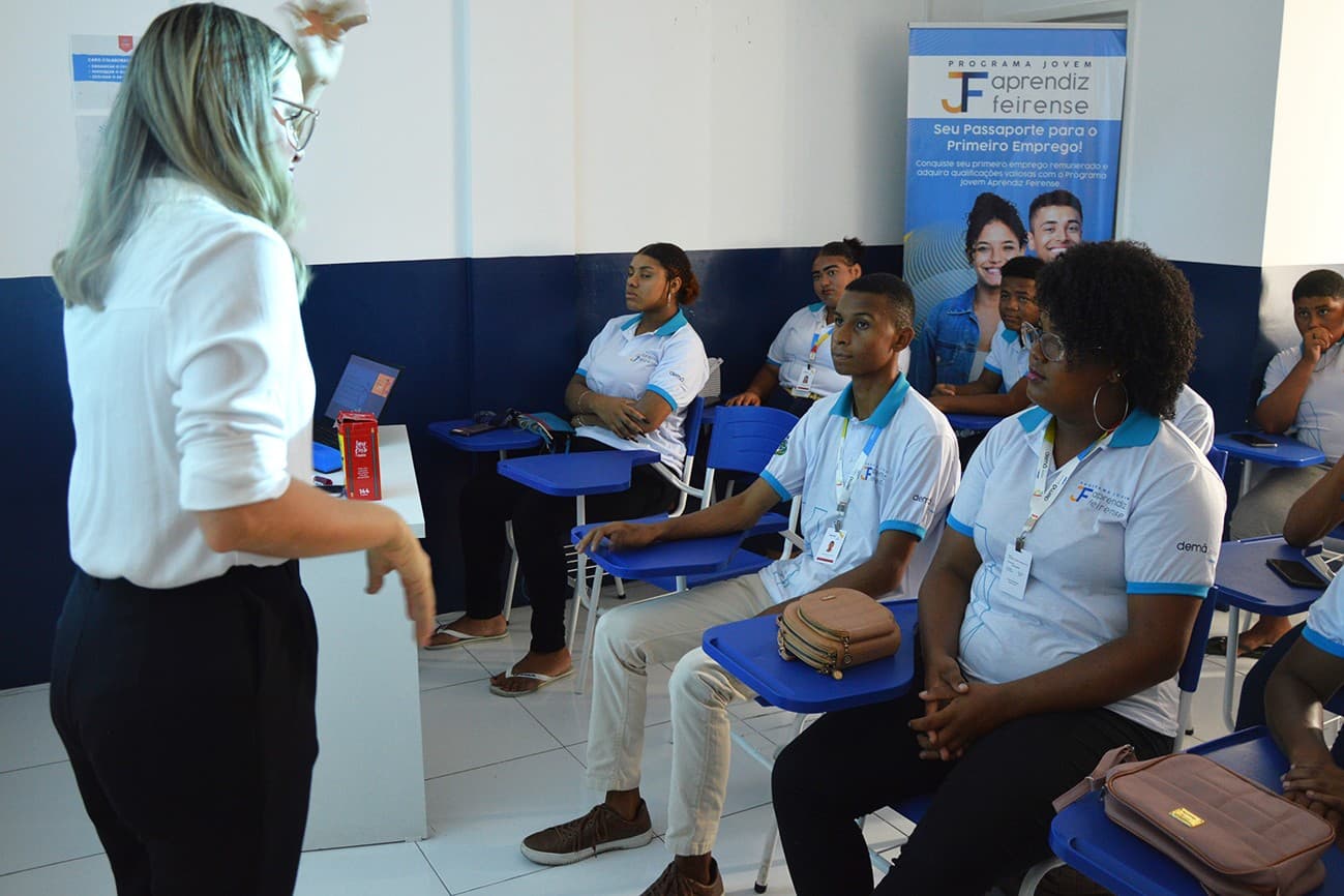 Programa Jovem Aprendiz Feirense já alcançou 100 estudantes; vagas continuam abertas