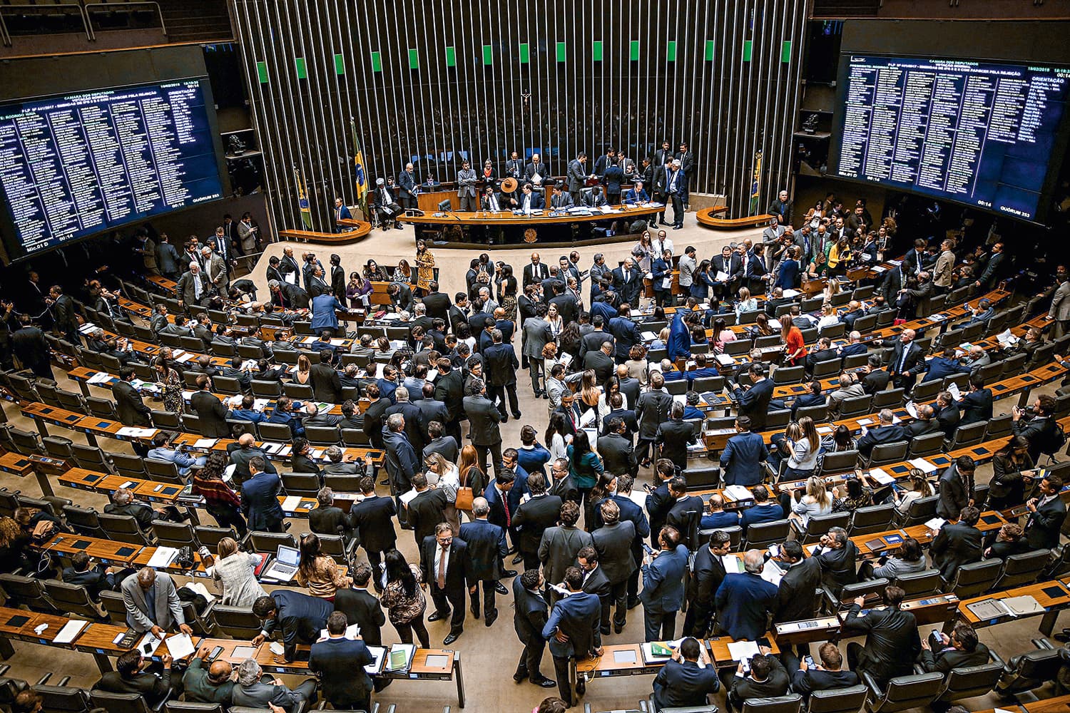 Câmara aprova, em primeiro turno, PEC do fim da escala 6×1