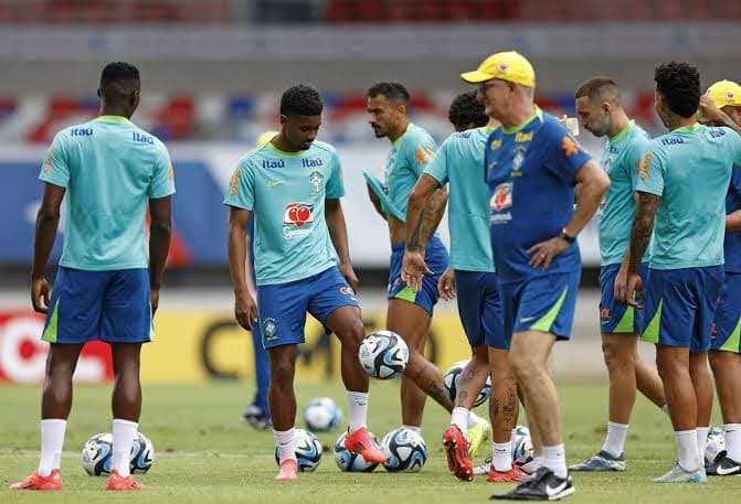 Seleção Brasileira fica em 5º no ranking da Fifa; Argentina lidera