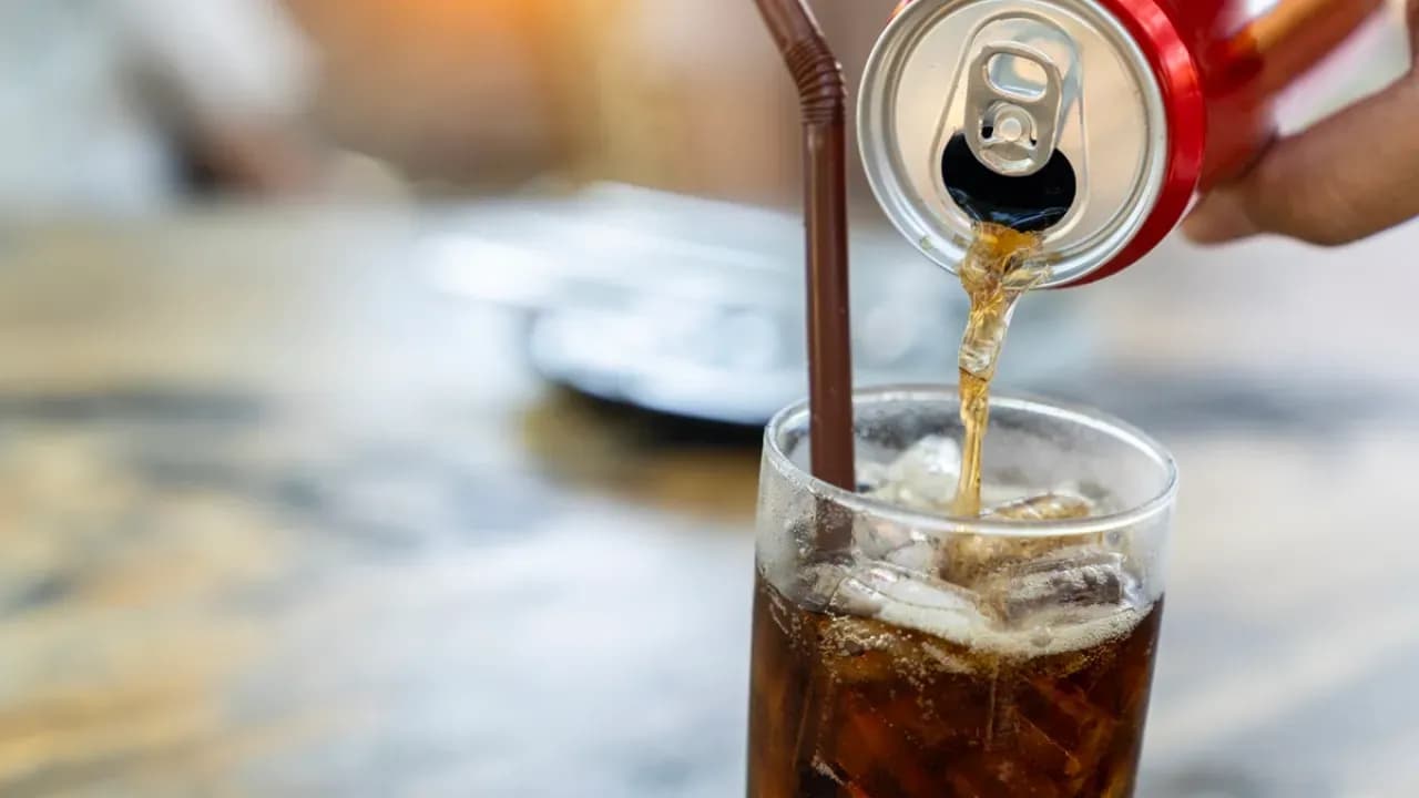 Bebidas açucaradas são responsáveis por mais de 2 milhões de novos casos de diabetes por ano, diz estudo