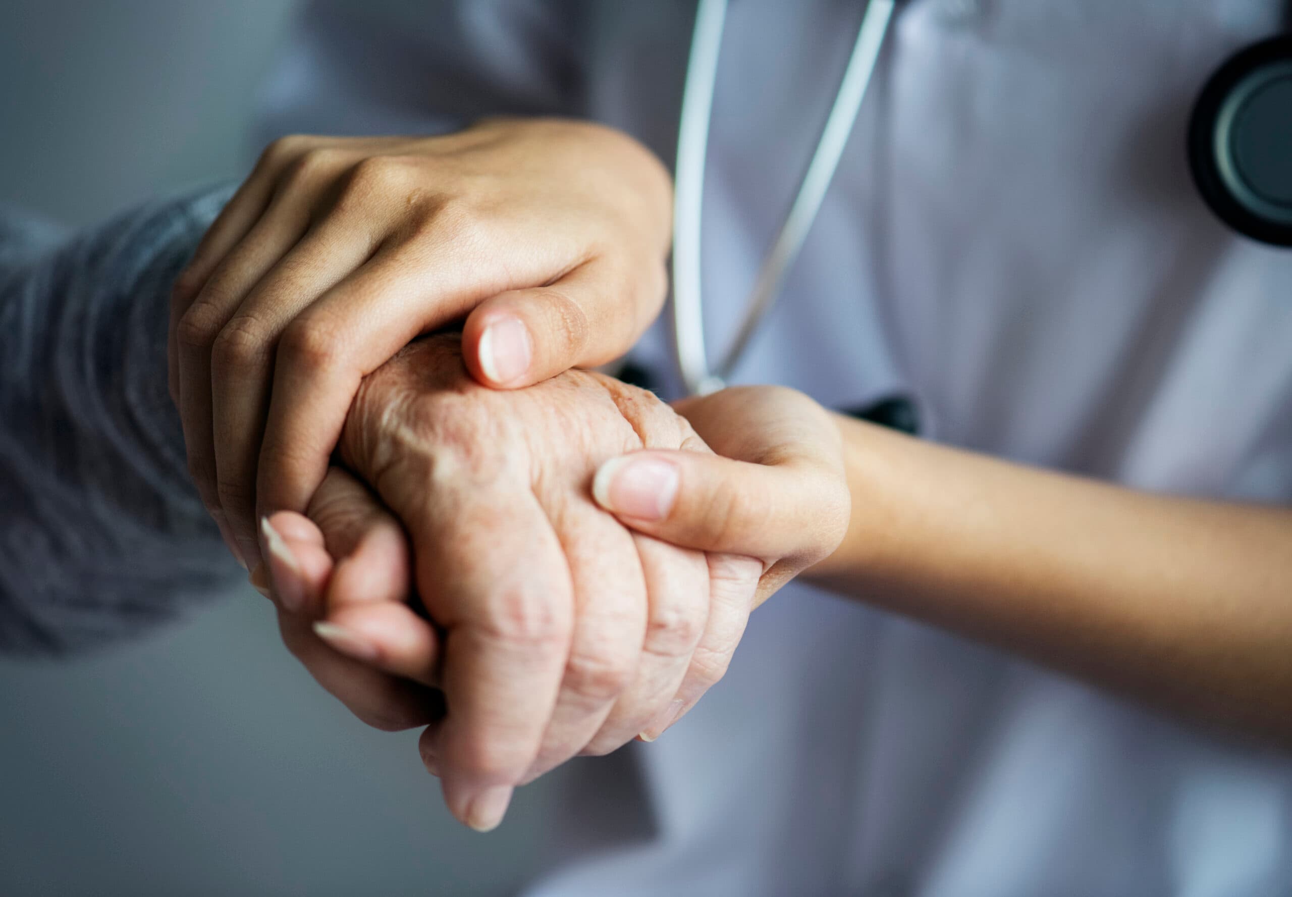 Anvisa aprova medicamento para retardar avanço do Alzheimer