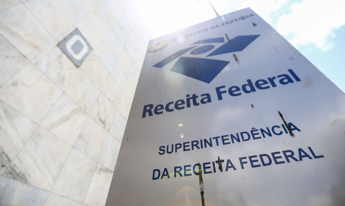 Receita paga hoje o terceiro lote de restituição do IR 2026; valor vem corrigido pela taxa Selic