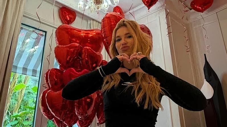 Nome de Virginia Fonseca dispara nas buscas na Espanha após anúncio com Vini Jr