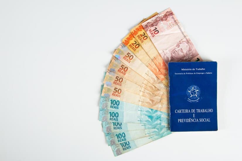 Custo médio de vida do brasileiro é de R$3.520 por mês, revela Serasa