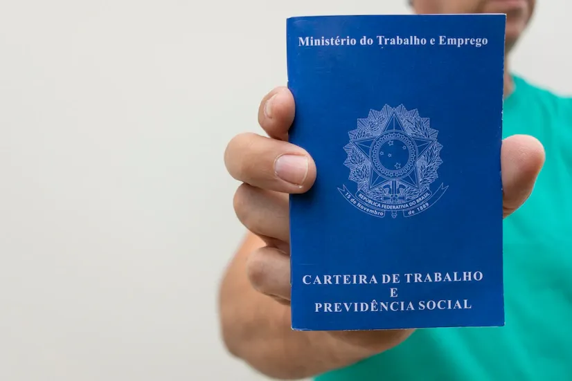 Casa do Trabalhador oferece 184 vagas nesta 3ª; oportunidades para motorista, pedreiro e operador de caixa