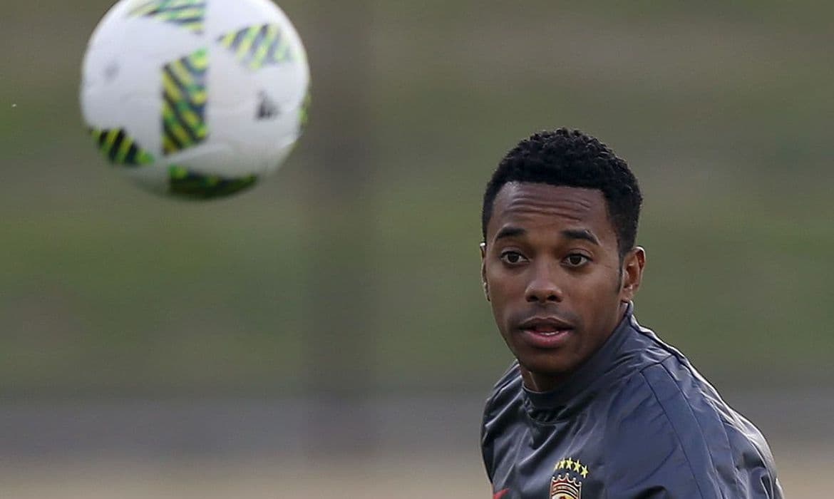 STF tem cinco votos para manter prisão de Robinho; julgamento deve terminar no dia 26 deste mês