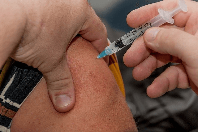 Vacina contra a dengue só deverá estar disponível no SUS dentro de um ano e meio