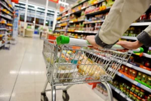 Compras nos supermercados aumentam: cesta de produtos mais consumidos custou cerca de R$ 820 em março
