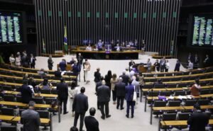 Projeto obriga condenados a ressarcirem suas vítimas