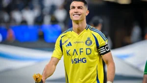 Atleta mais bem pago do mundo, Cristiano Ronaldo renova contrato com time saudita e vai jogar até os 42 anos
