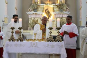 Missa em louvor a São José reúne multidão na Catedral Metropolitana de Senhora Santana