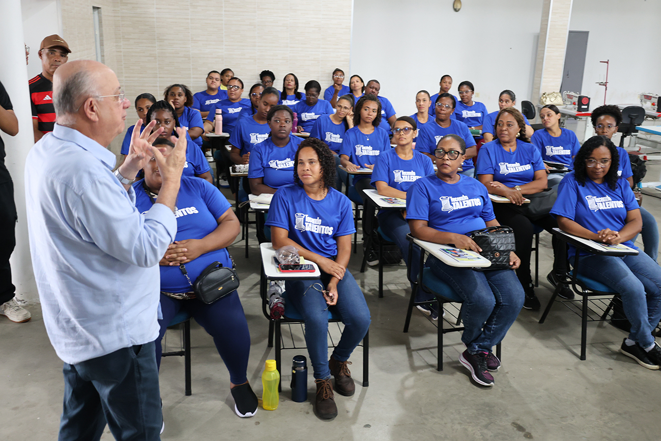 Prefeitura inicia curso gratuito de costura industrial em Humildes com bolsa de R$ 500