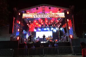 25ª Festa do Vaqueiro de Ipuaçu tem alteração nos horários dos shows deste sábado (23)