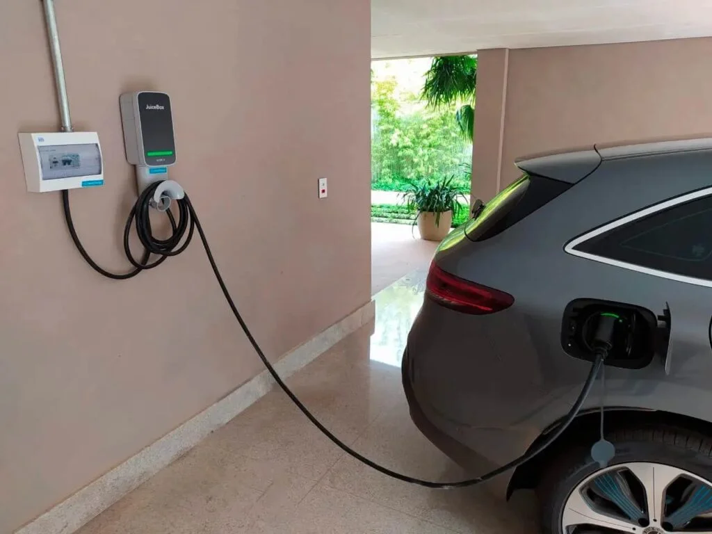 Bahia passa a garantir instalação de carregadores para veículos elétricos em condomínios